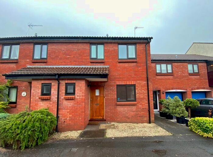 3 Bedroom Terraced House To Rent In Drakes Close, Bridgwater, TA6