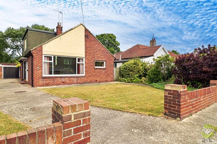 2 Bedroom Detached Bungalow For Sale In Woodlands Road, Sunderland, SR6
