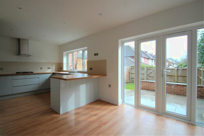 3 Bedroom Terraced House To Rent In Madeline Road, Petersfield, GU31