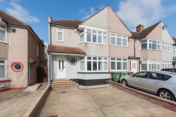 3 Bedroom End Of Terrace House For Sale In Penshurst Avenue, Sidcup, DA15
