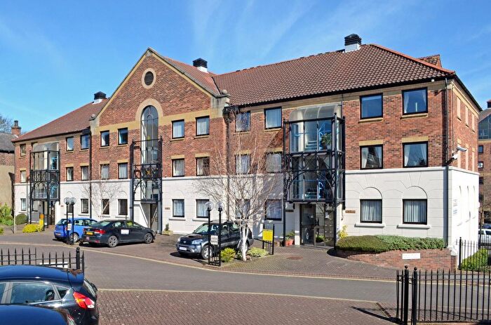 2 Bedroom Flat To Rent In Postern Close, Clementhorpe, York, YO23