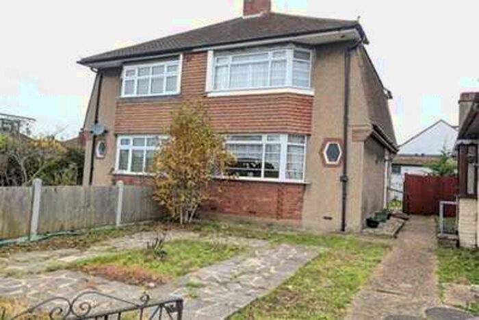 2 Bedroom House To Rent In Mossford Lane, IG6