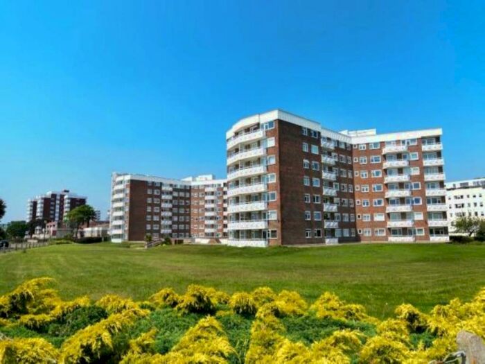 2 Bedroom Flat To Rent In Elizabeth Court, Grove Road, Bournemouth, BH1