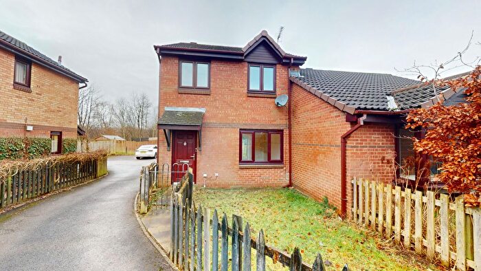 3 Bedroom Semi Detached House To Rent In Sheldrake Avenue, Bradford, BD8