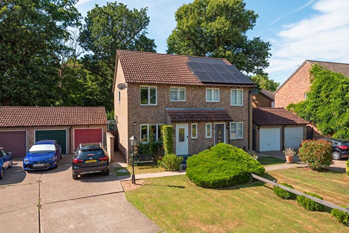 3 Bedroom Terraced House For Sale In Springwood Drive, Ashford, TN23