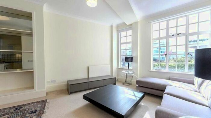 5 Bedroom Flat To Rent In Park Road, London, NW8