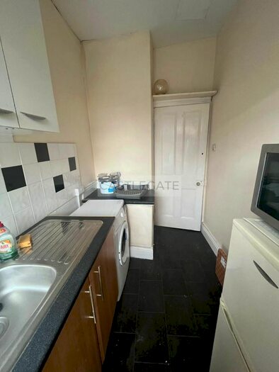 1 Bedroom Flat To Rent In Yews Hill Road, Huddersfield, HD1