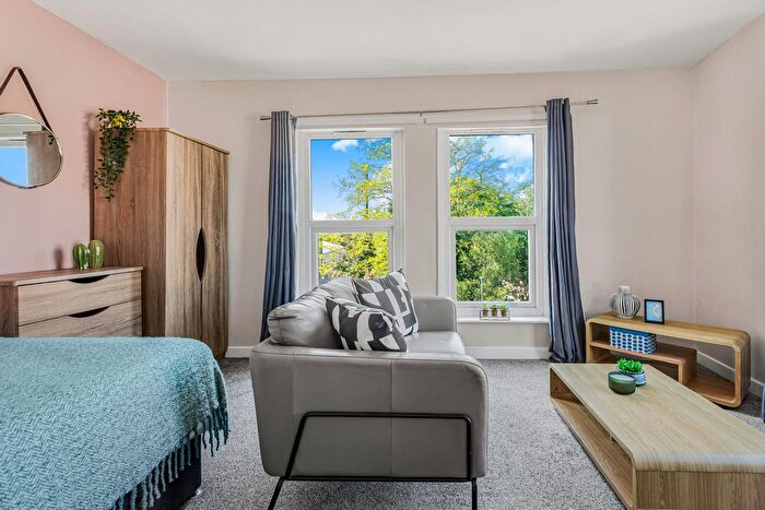 1 Bedroom Terraced House To Rent In Burley Road, Leeds, LS3