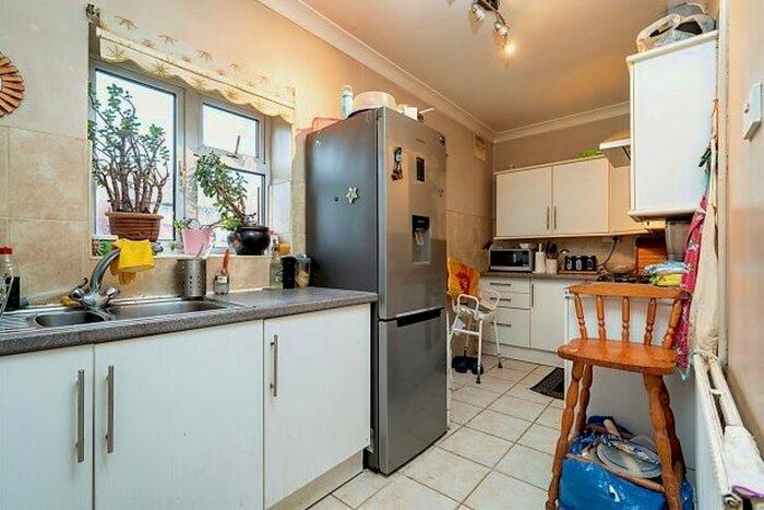 3 Bedroom Property To Rent In Burnside Road, Dagenham, RM8