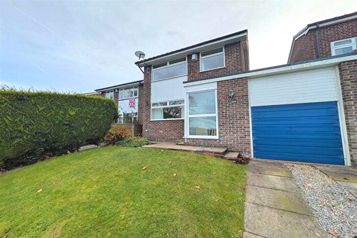 3 Bedroom Link Detached House To Rent In Chantry Road, Disley, Stockport, SK12