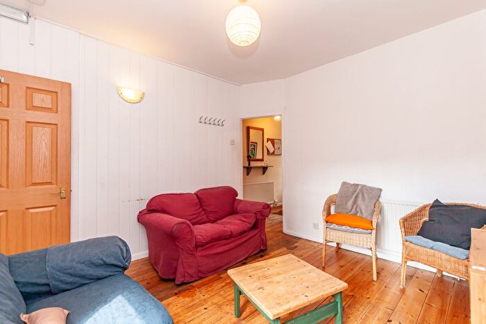 5 Bedroom Terraced House To Rent In Henry Road, Botley, OX2