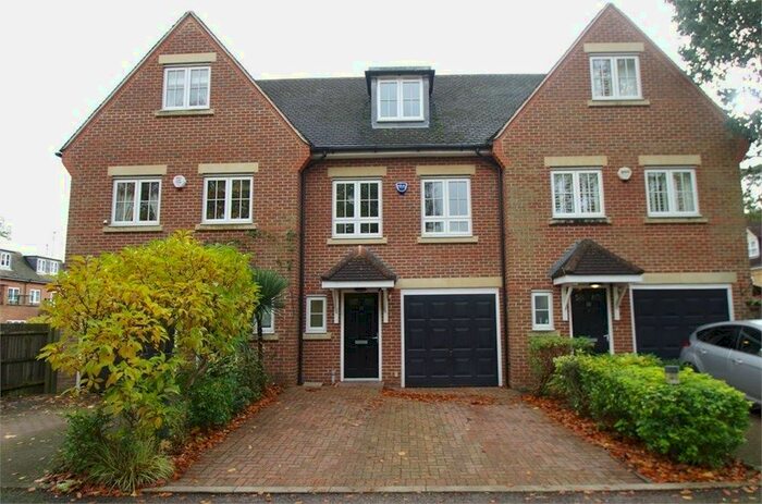 4 Bedroom Town House To Rent In Woodgate Mews, Watford, WD17