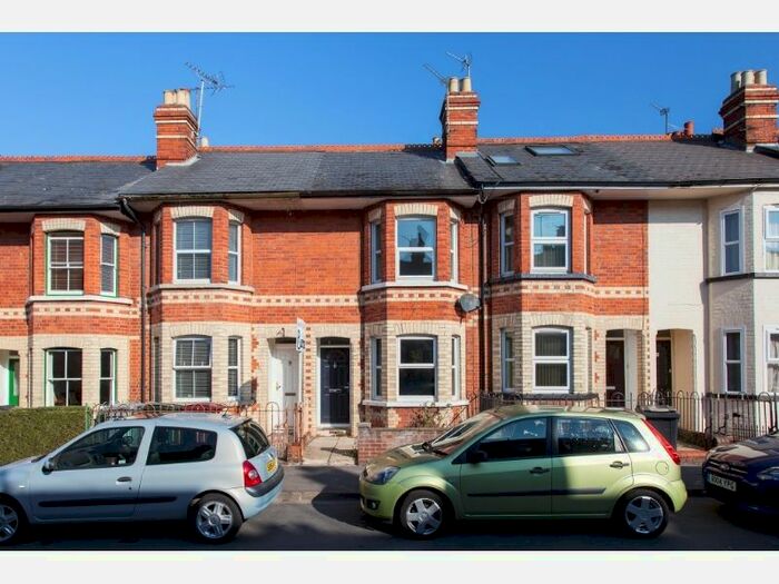 2 Bedroom Detached House To Rent In Swainstone Road, Reading, RG2