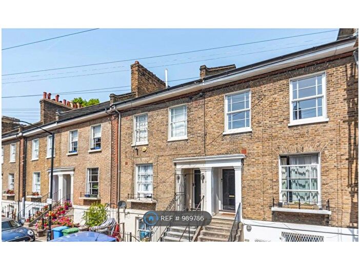 2 Bedroom Flat To Rent In Sears Street, SE5