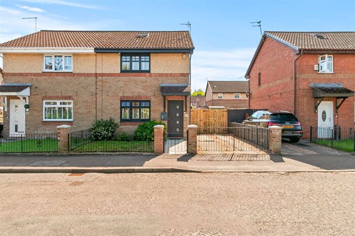 2 Bedroom Semi Detached House For Sale In Summerhill Road, Glasgow, G15