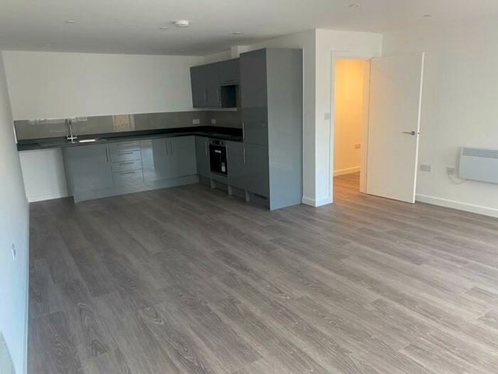 2 Bedroom Flat To Rent In Middle Street, Yeovil, BA20