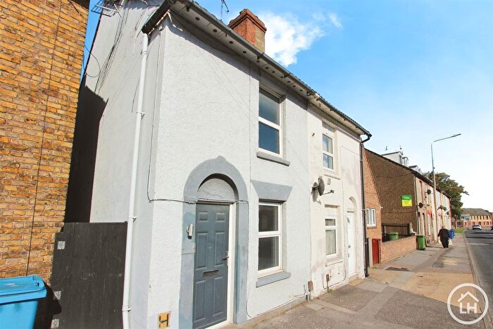 2 Bedroom End Of Terrace House To Rent In St. Pauls Street, Sittingbourne, ME10