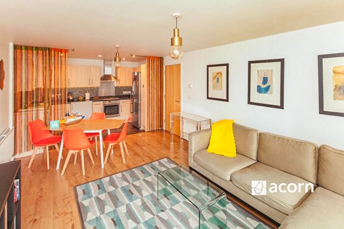 2 Bedroom Flat To Rent In Rye Lane, London, SE15