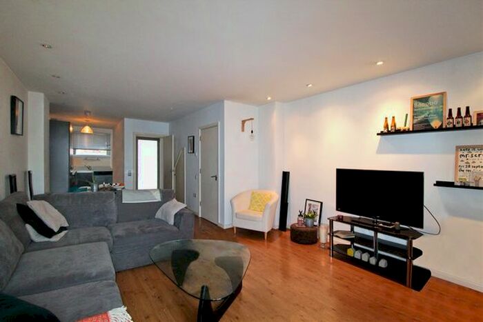 2 Bedroom Flat To Rent In Wick Lane, London, E3