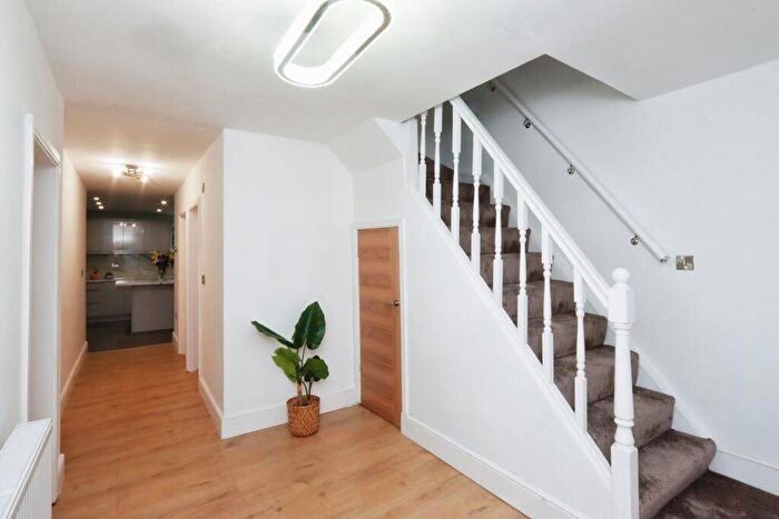 4 Bedroom Detached House For Sale In Richmond Road, Sheffield, South Yorkshire, S13
