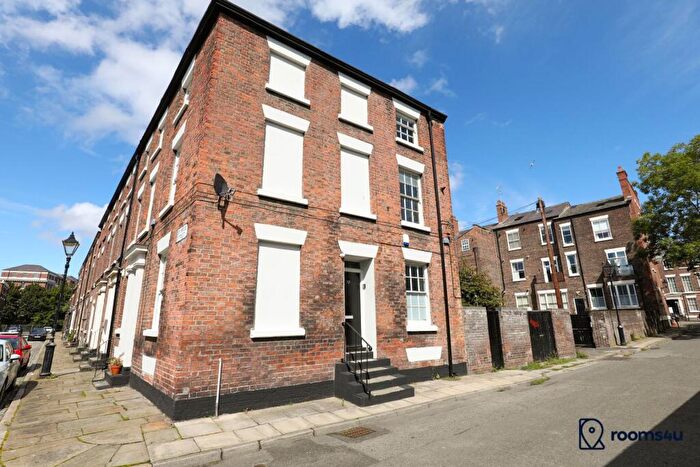 8 Bedroom House To Rent In Little St Bride St, Liverpool, L8