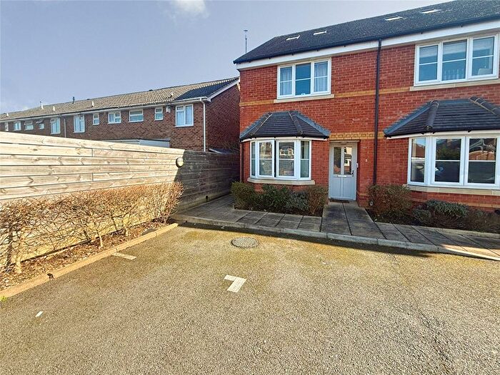 1 Bedroom Flat For Sale In Pangbourne Street, Reading, Berkshire, RG30