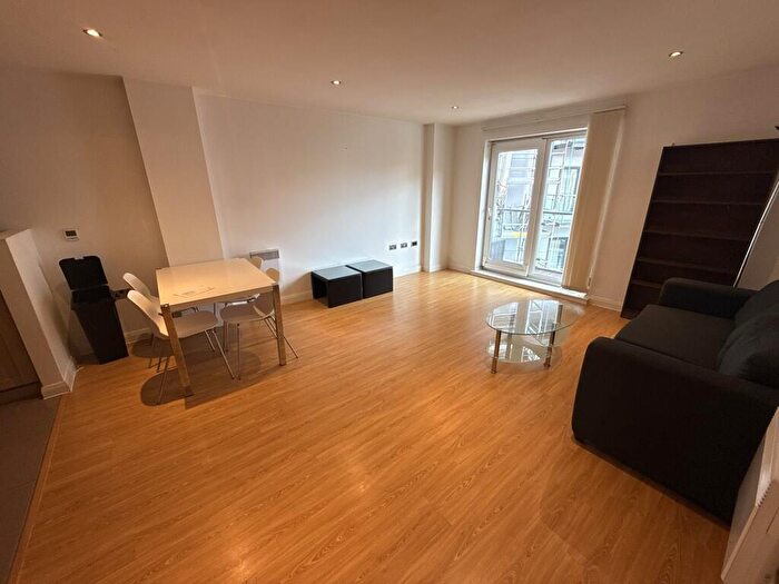 2 Bedroom Apartment To Rent In , XQ7