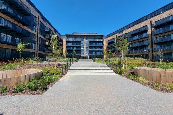 2 Bedroom Flat To Rent In Victoria Point, Ashford, TN23