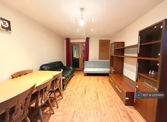 2 Bedroom Flat To Rent In Cooke Street, Barking, IG11