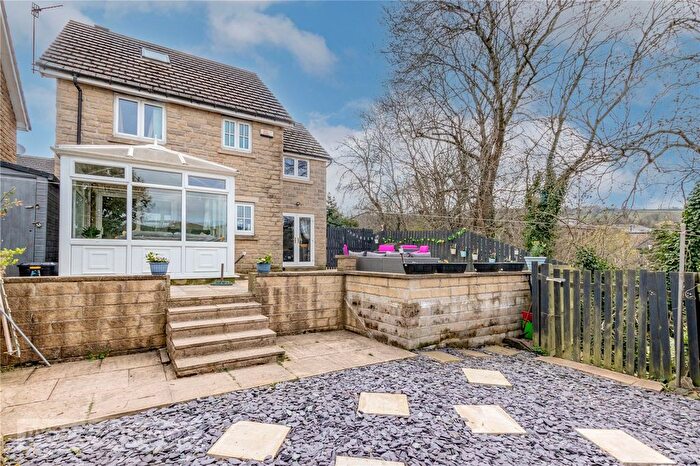 4 Bedroom Detached House For Sale In Waingate Park, Linthwaite, Huddersfield, West Yorkshire, HD7