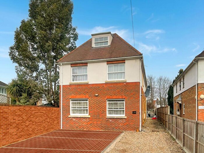 Studio To Rent In Surrey, KT15