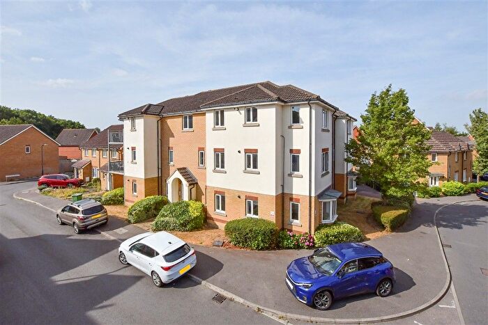 2 Bedroom Flat For Sale In Furfield Chase, Boughton Monchelsea, Maidstone, Kent, ME17