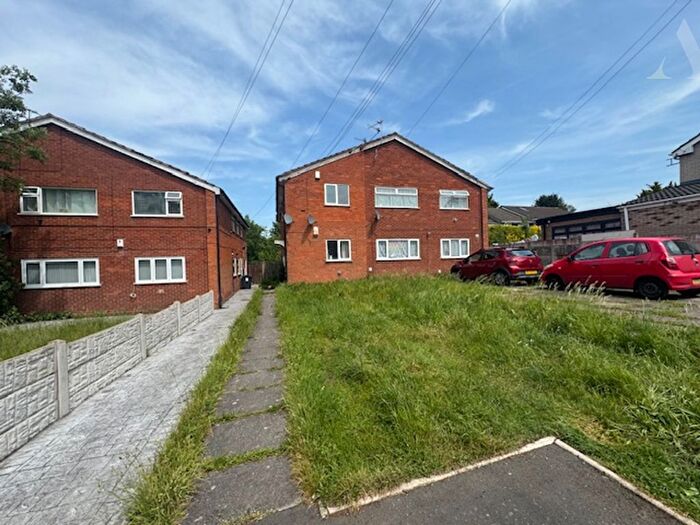 2 Bedroom Maisonette For Sale In Lock Drive, Birmingham, West Midlands, B33