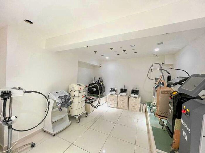 Commercial Shop To Rent In High Street, Southend On Sea, Essex, SS1