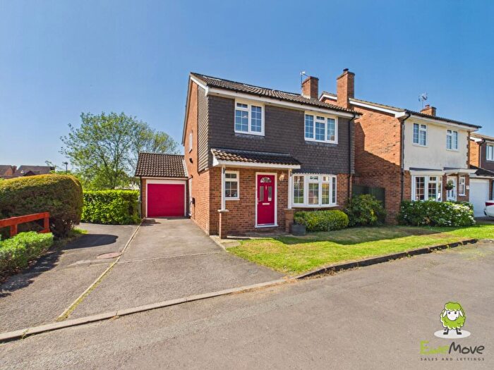 5 Bedroom Detached House For Sale In Saffron Close, Chineham, Basingstoke, Hampshire, RG24