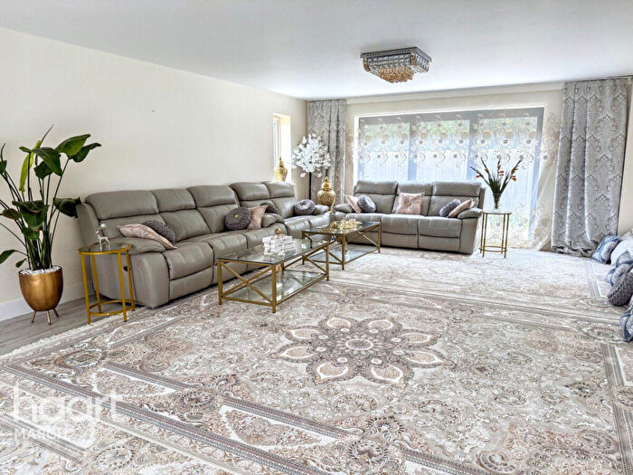 4 Bedroom Chalet For Sale In Halcyon Drive, Coates, PE7