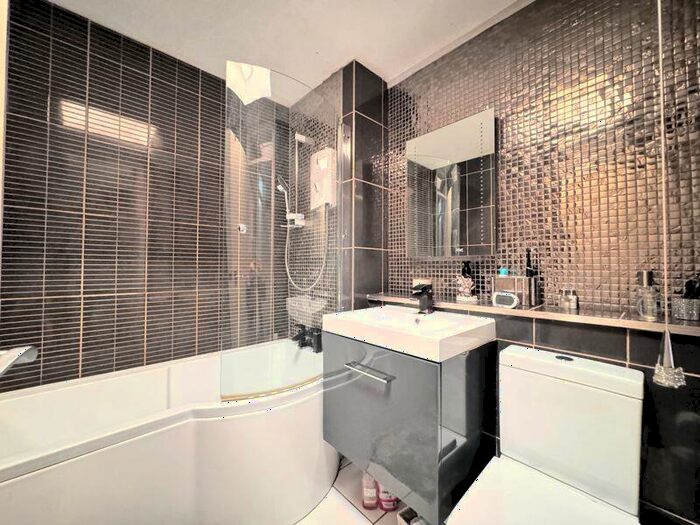 2 Bedroom Apartment For Sale In Spiral Court, Monks Kirby Road, Walmley, B76