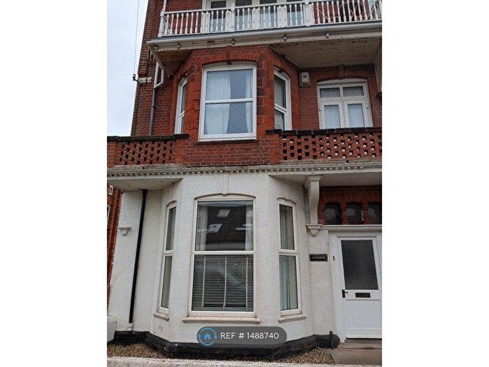 2 Bedroom Flat To Rent In Beach Road, Norfolk, NR27
