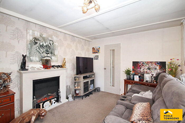 2 Bedroom Chalet For Sale In West Shore Park, Walney, Barrow-in-furness, LA14