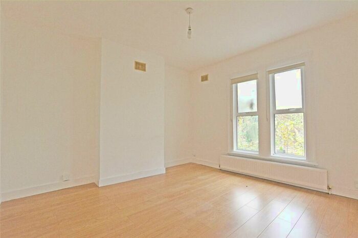 2 Bedroom Apartment To Rent In Woodland Terrace, London, SE7