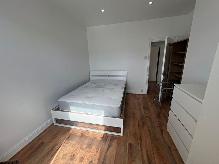 4 Bedroom Flat To Rent In Arthur Road, Finsbury Park, N7