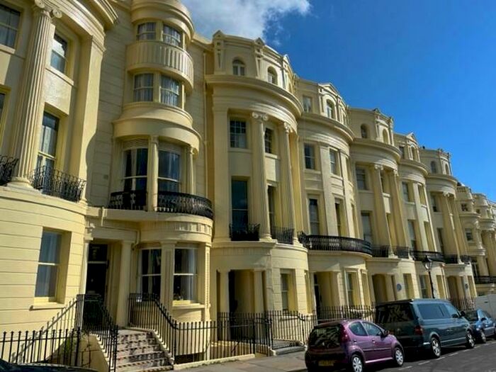 1 Bedroom Flat To Rent In Brunswick Square, Hove, BN3