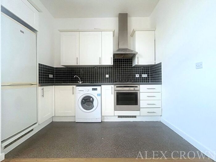 1 Bedroom Flat To Rent In Ripple Road, Barking, IG11