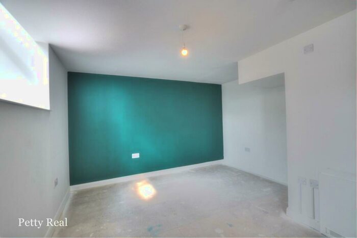 2 Bedroom Apartment To Rent In Apartment Heritage Quarter House, BB8