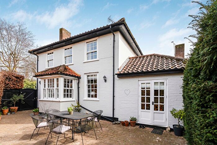 3 Bedroom End Terrace House For Sale In Nettleden Road, Little Gaddesden, Berkhamsted, Hertfordshire, HP4