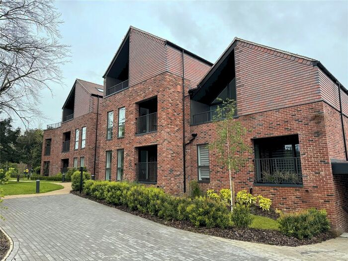 2 Bedroom Flat To Rent In Hills Road, Cambridge, Cambridgeshire, CB2