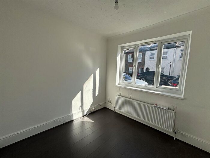 2 Bedroom Terraced House To Rent In Croydon Road, London, E13