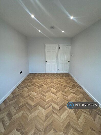 2 Bedroom Flat To Rent In Upper Park Road, Camberley, GU15