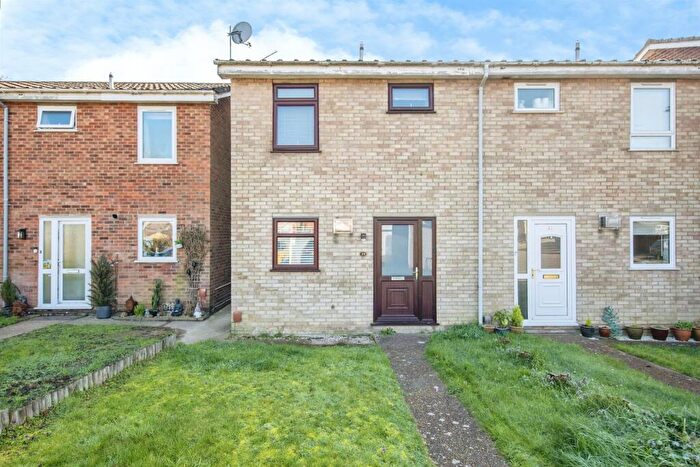 2 Bedroom Semi Detached House For Sale In Milnrow, Ipswich, IP2