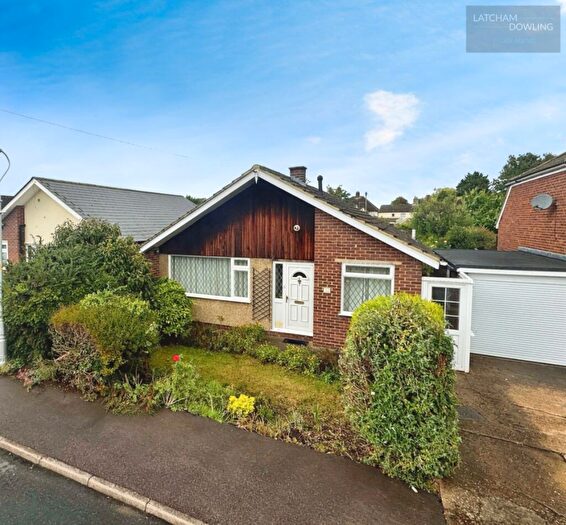 3 Bedroom Detached Bungalow For Sale In Coppice Mead, Stotfold, Hitchin, SG5